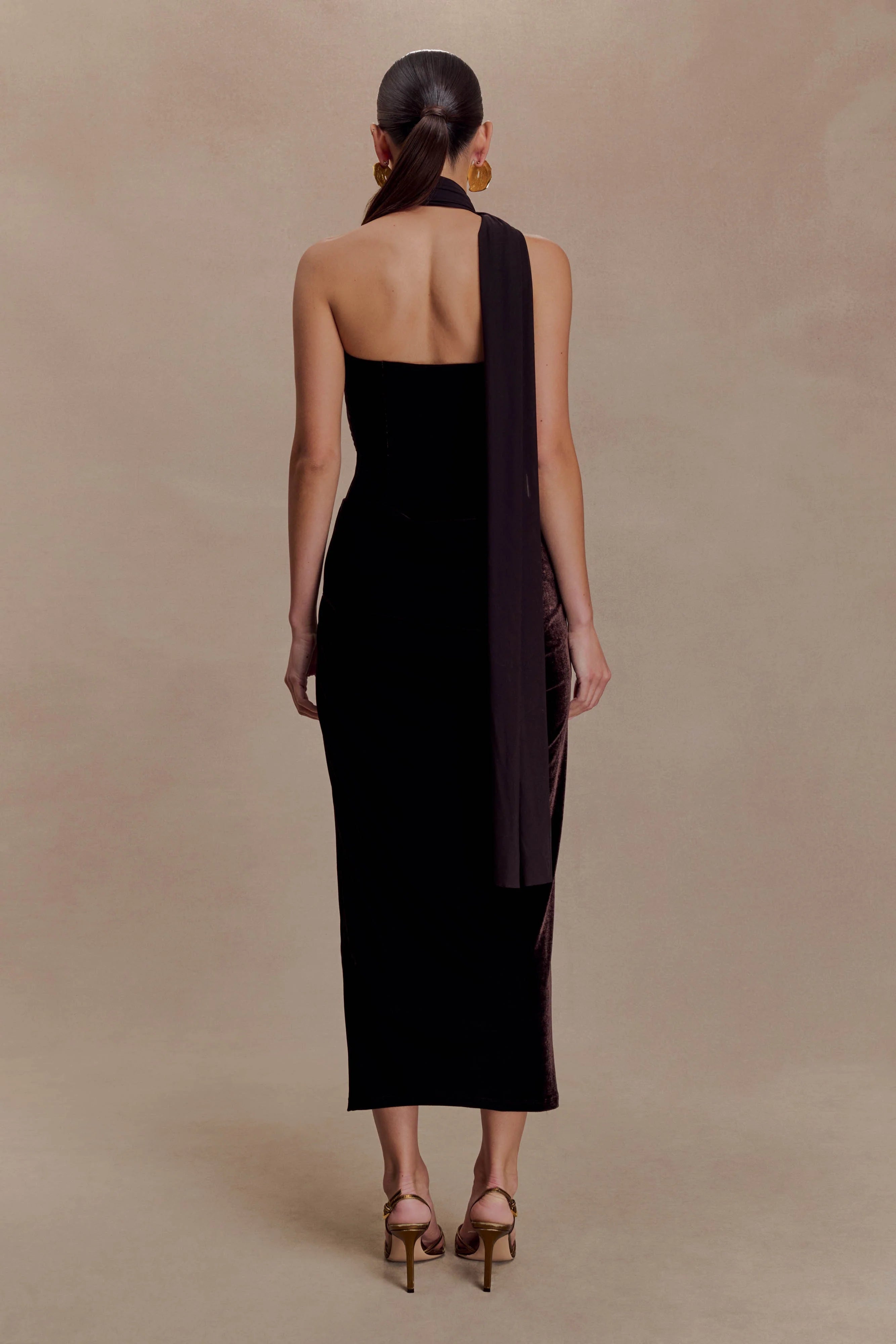 Mattea Velvet Midi Dress With Scarf - Chocolate