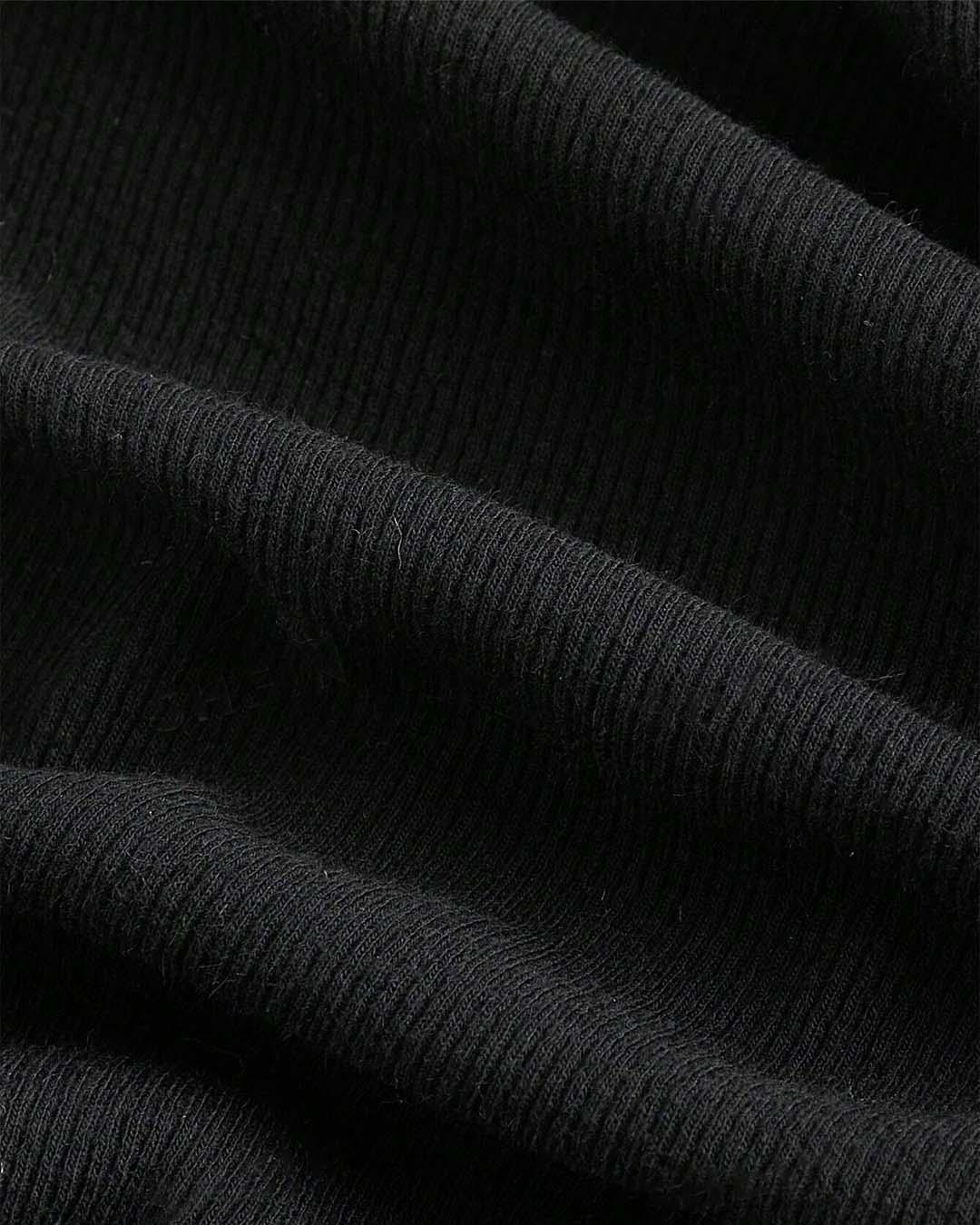 Material view of A black mermaid dress featuring a prominent white bow at the back, elegantly designed for formal occasions